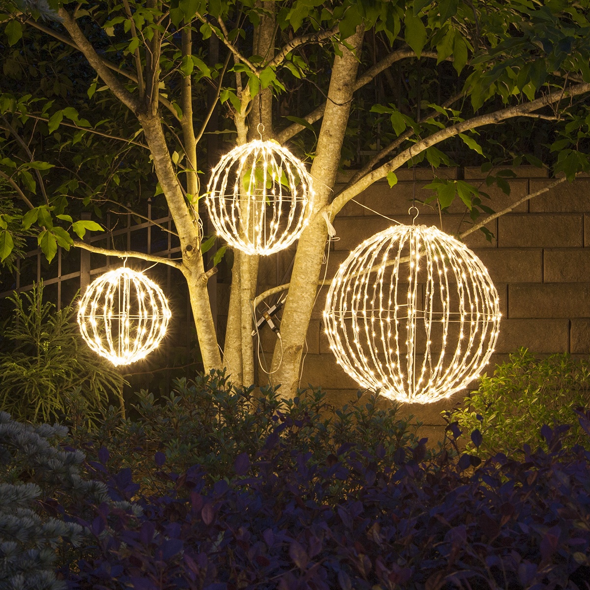 Large Outdoor Christmas Ball Lights